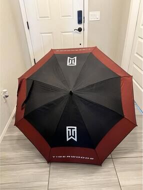 Vintage Nike Golf Tiger Woods TW Golf Umbrella Maroon & Blk Rare Color Way